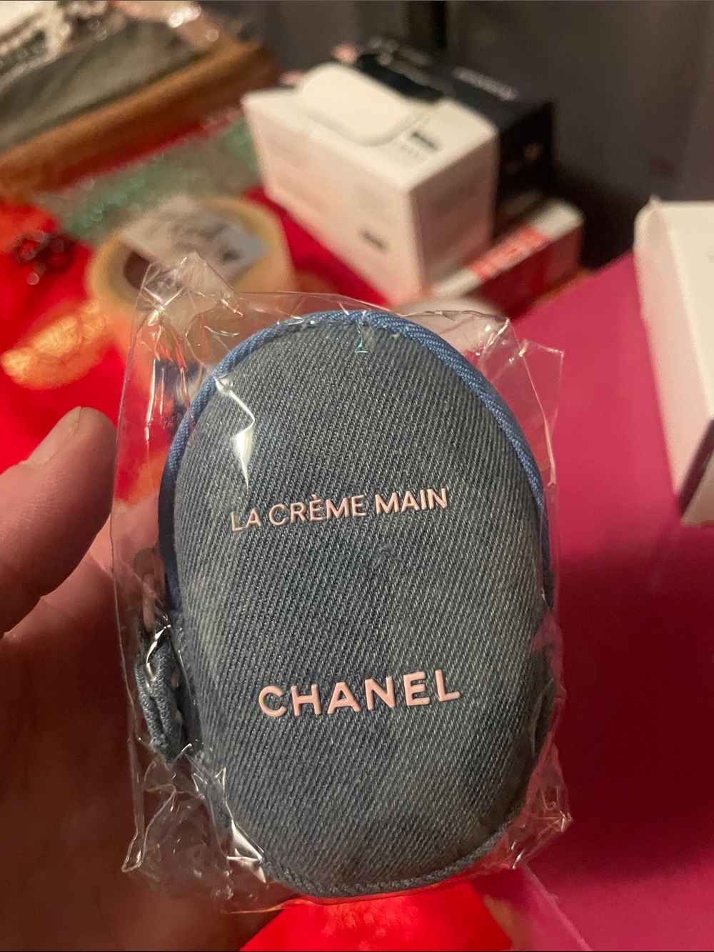GWP La Crème Main Hand Cream with Denim Pouch in Blue & Pink - Picture 11 of 17